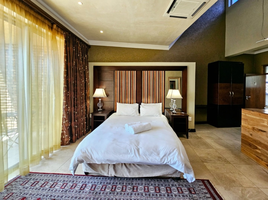 8 Bedroom Property for Sale in Waverley Free State